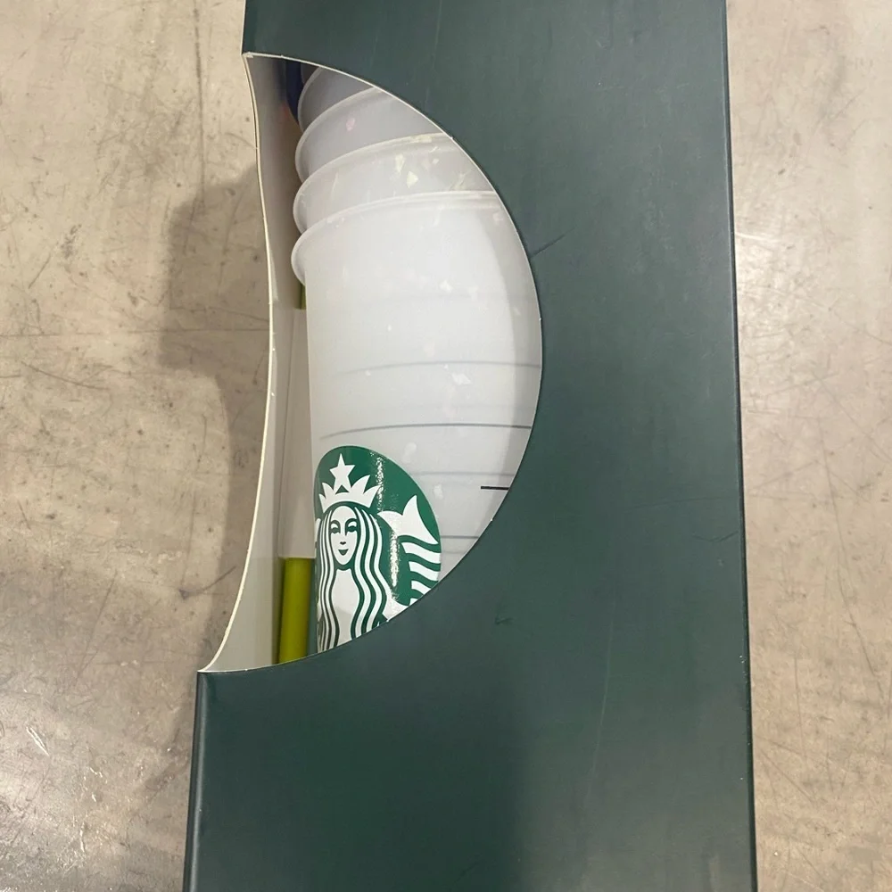 EXCLUSIVE color changing reusable 🌎cups w/straws by STARBUCKS! See pic 4 deets!